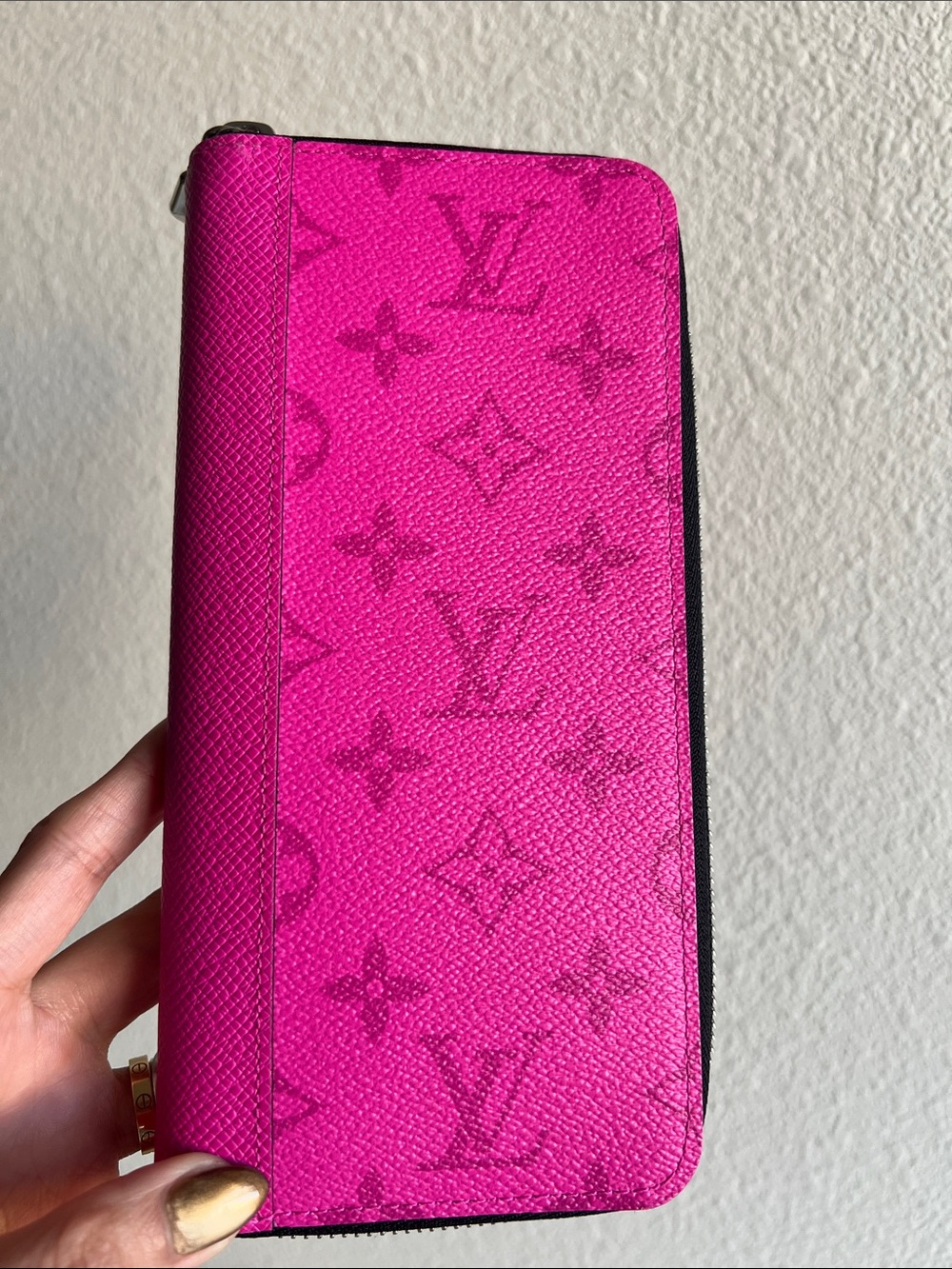 LOUIS VUITTON Fuchsia Monogram Taigarama Zippy Organizer Wallet